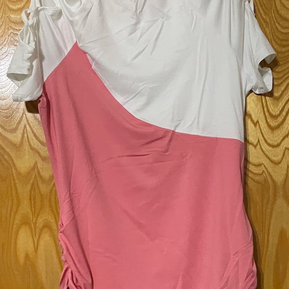 Simple T-Shirt - Picture 4 of 4